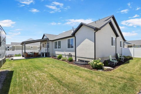 Tiny photo for 4764 N GUNSIGHT PEAK DR, Eagle Mountain, UT 84005 (MLS # 2147187)