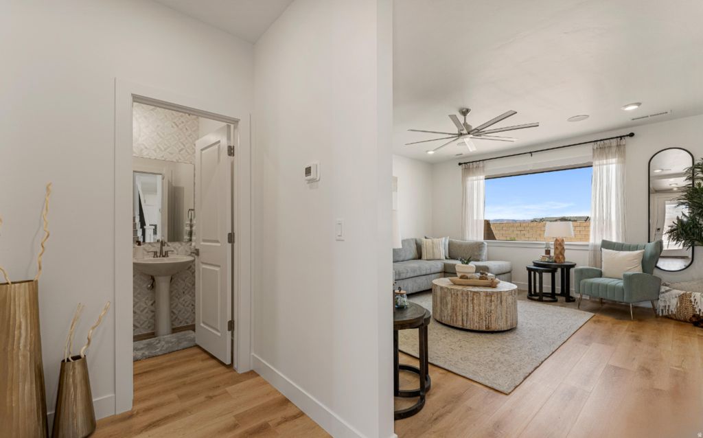 Photo of 528 W GREEN DR, Saint George, UT 84790 (MLS # 2131440)