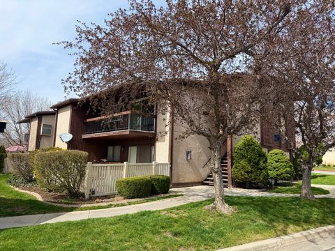 Photo of 325 E 2550 N #23, North Ogden, UT 84414 (MLS # 2145105)
