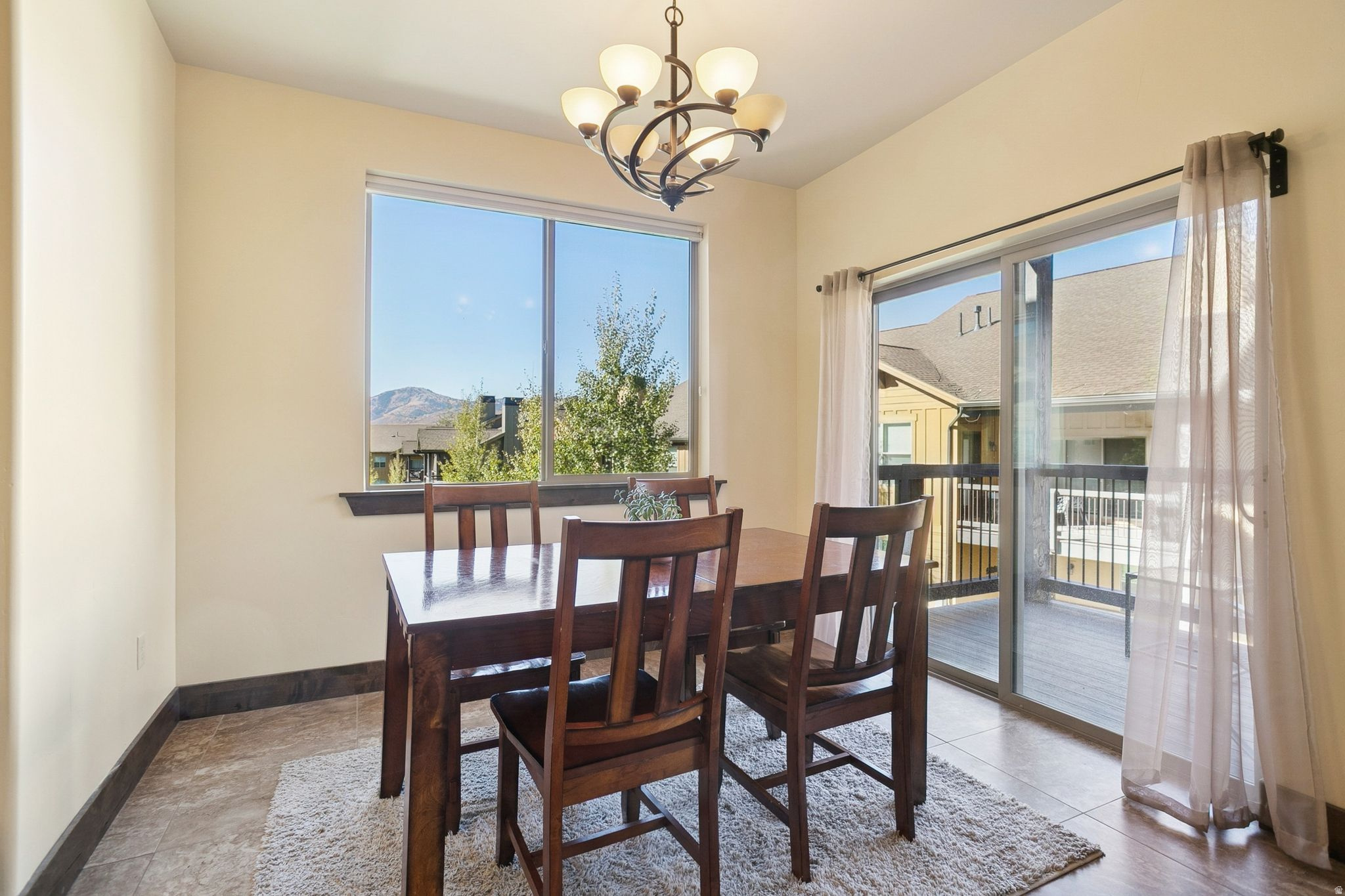 BLACK ROCK RIDGE - Residential