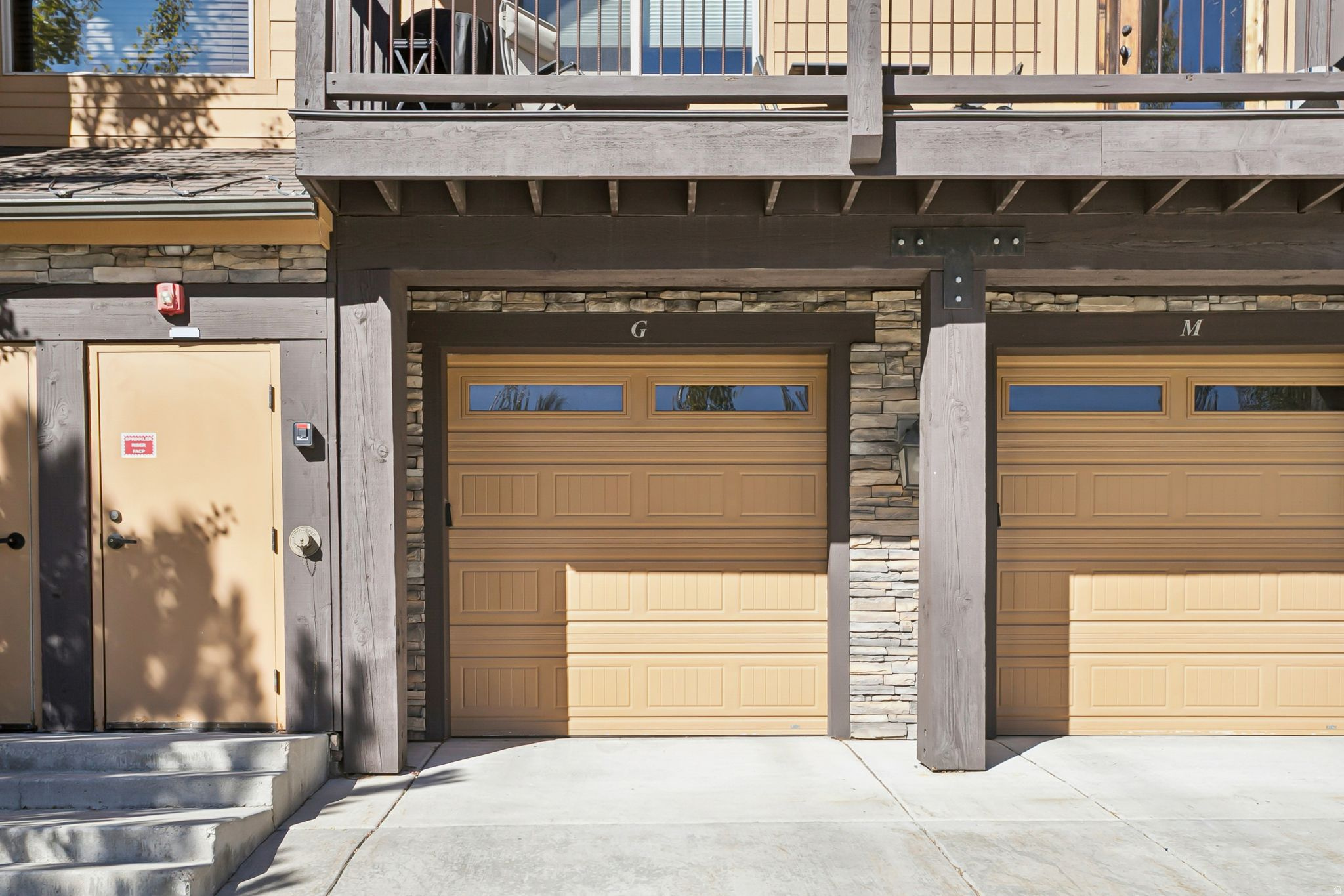 BLACK ROCK RIDGE - Residential