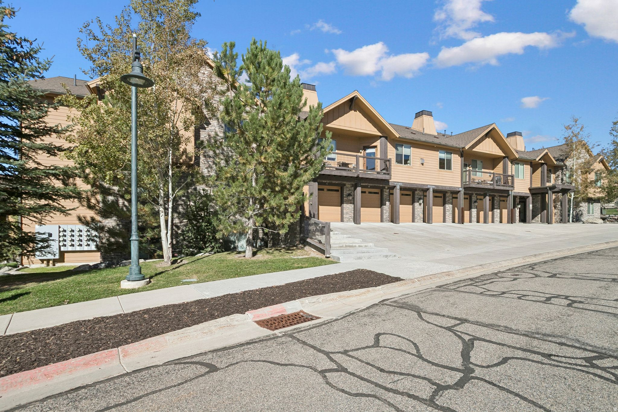 BLACK ROCK RIDGE - Residential