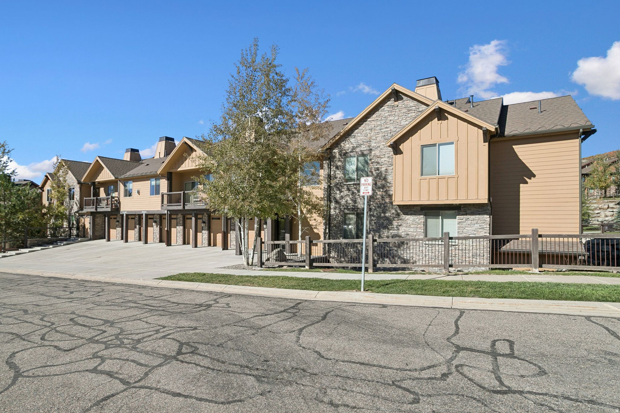 BLACK ROCK RIDGE - Residential