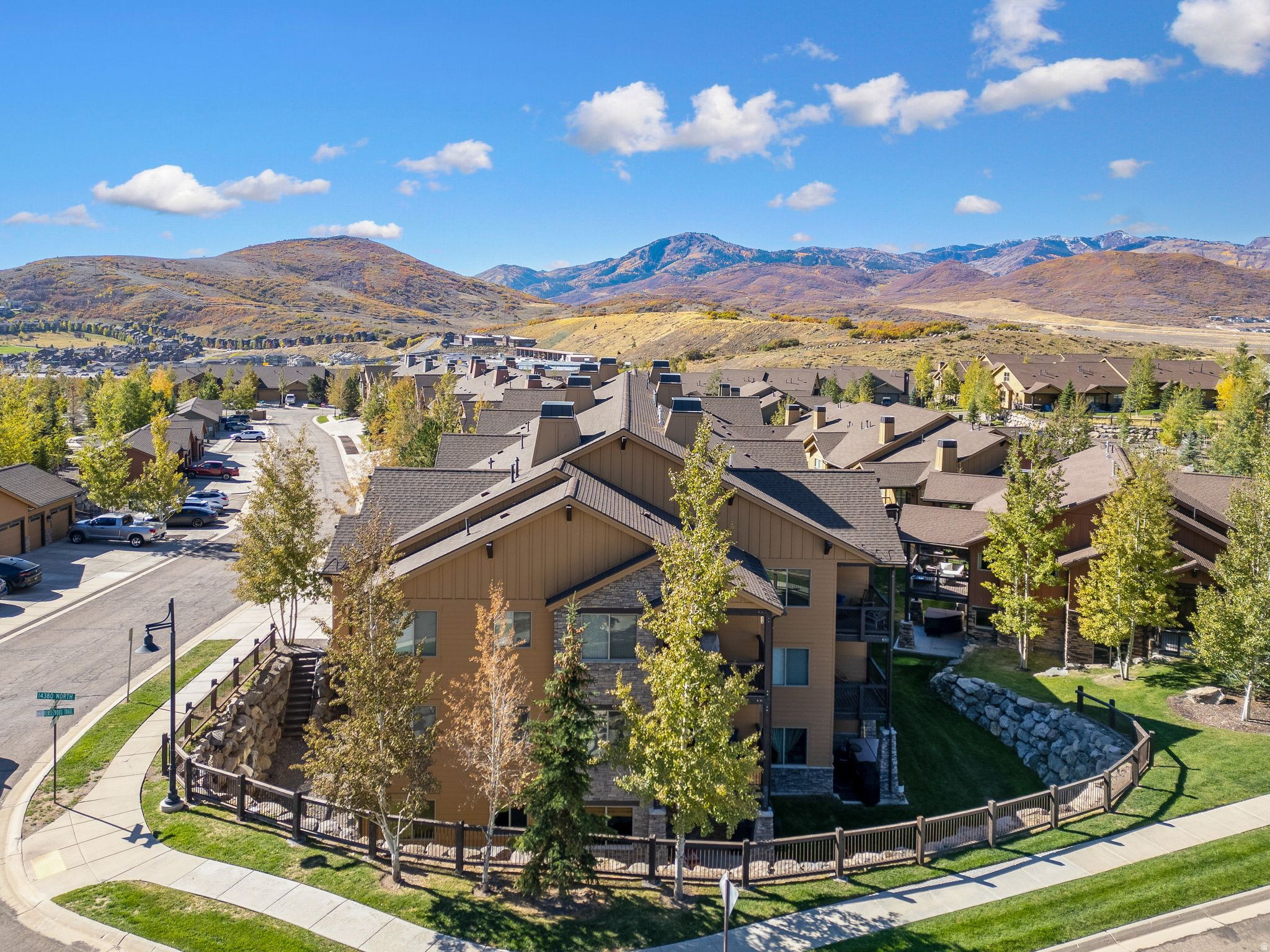 BLACK ROCK RIDGE - Residential