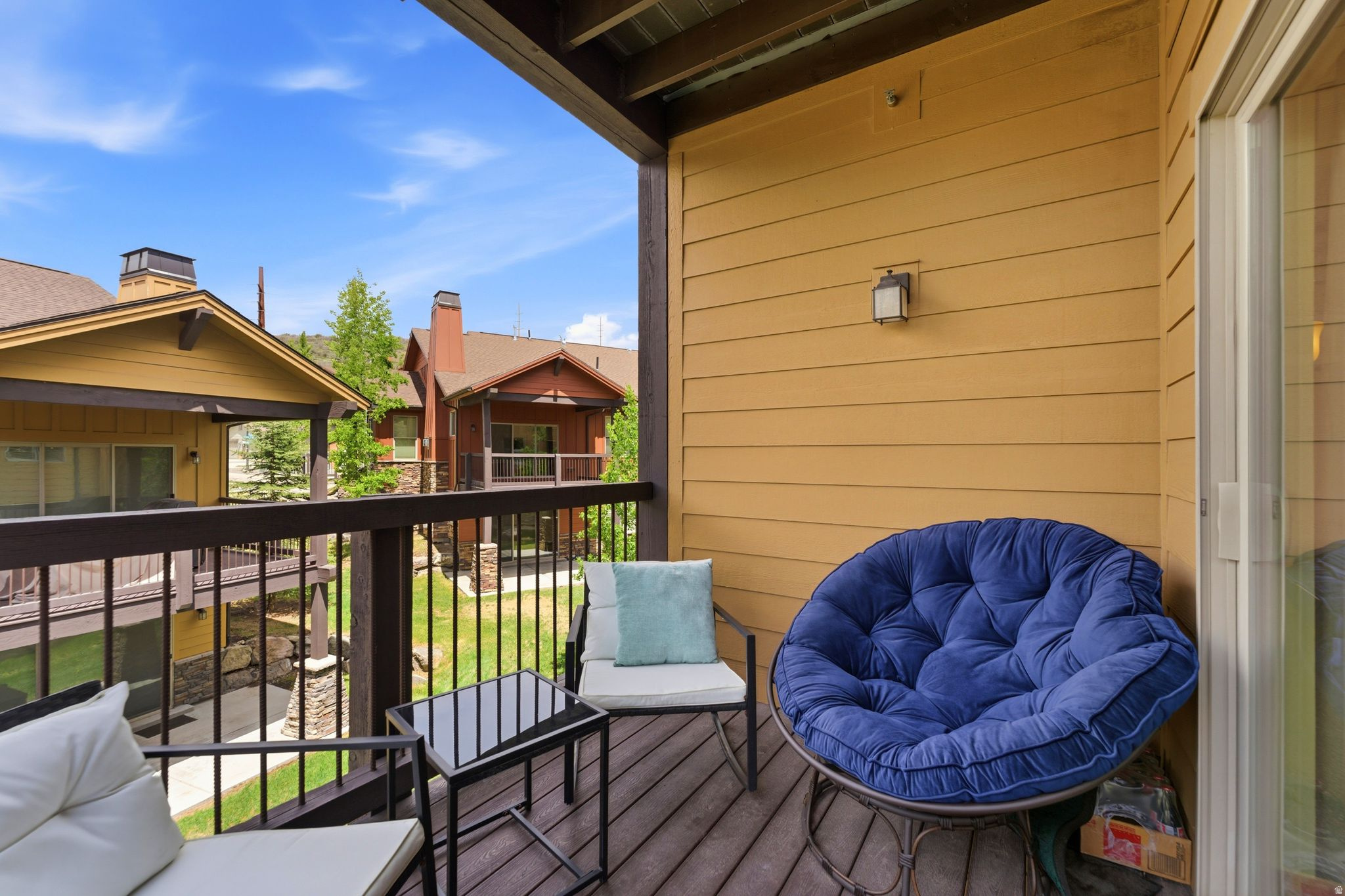 BLACK ROCK RIDGE - Residential