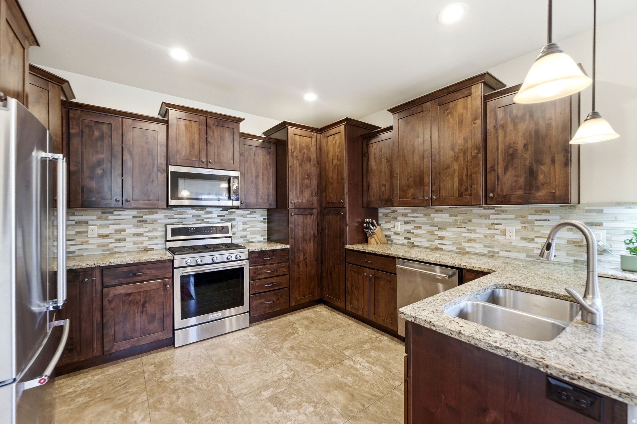 BLACK ROCK RIDGE - Residential