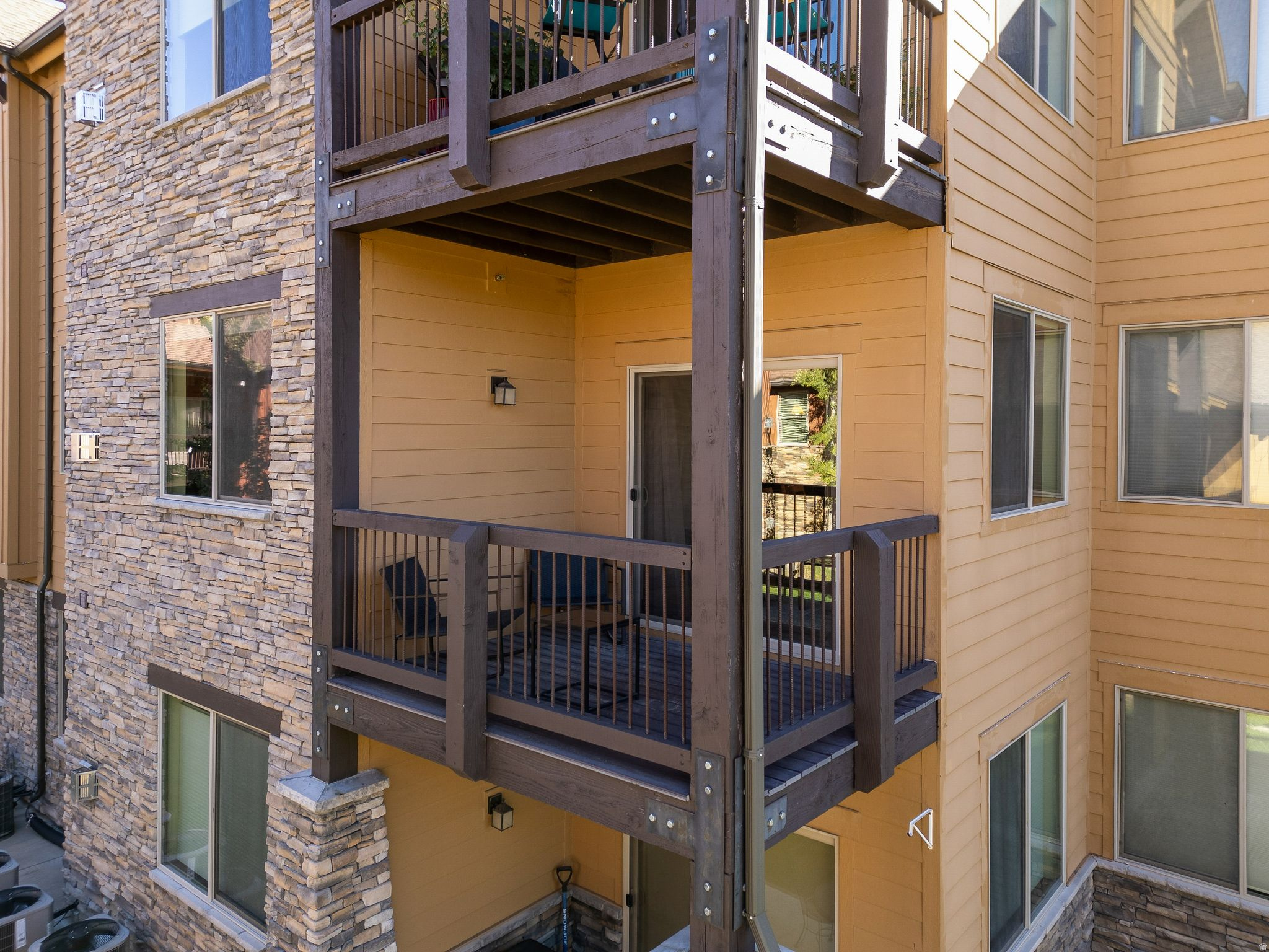 BLACK ROCK RIDGE - Residential