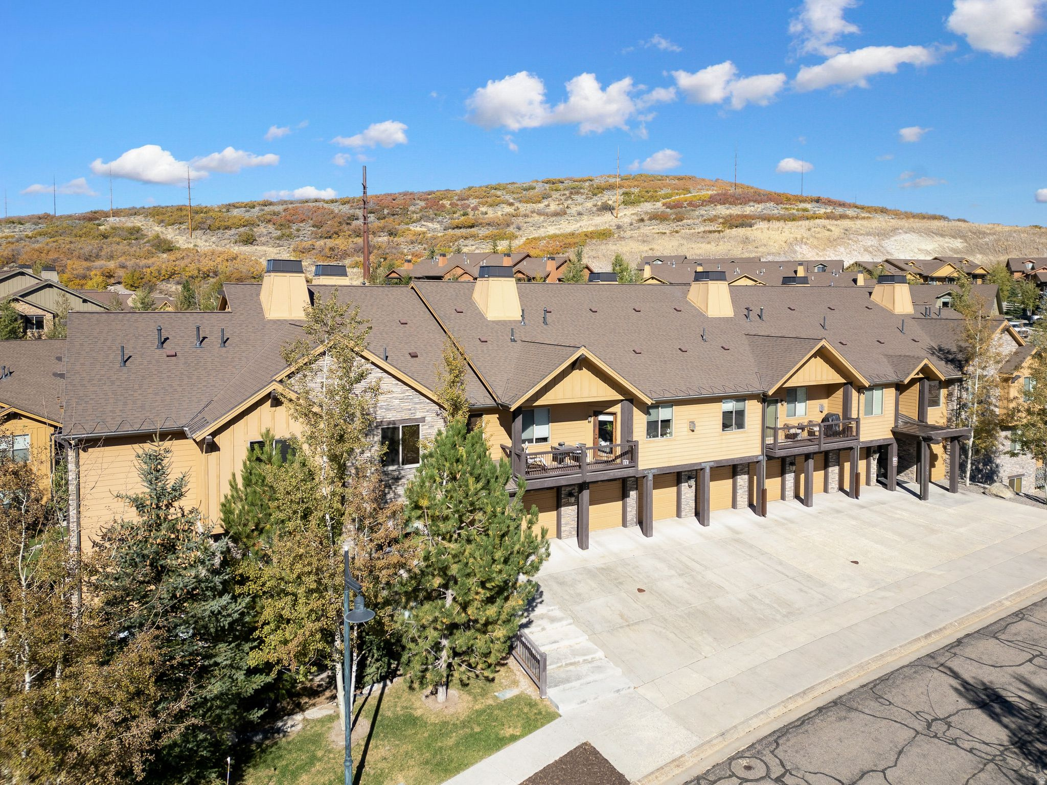 BLACK ROCK RIDGE - Residential
