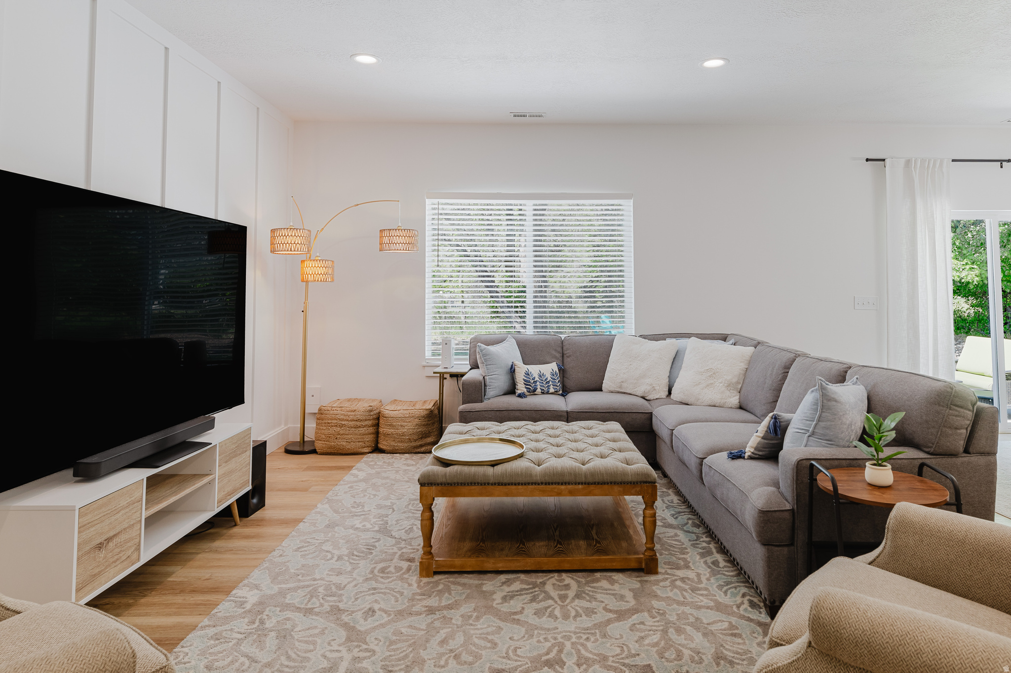 CB ROBBINS - Residential