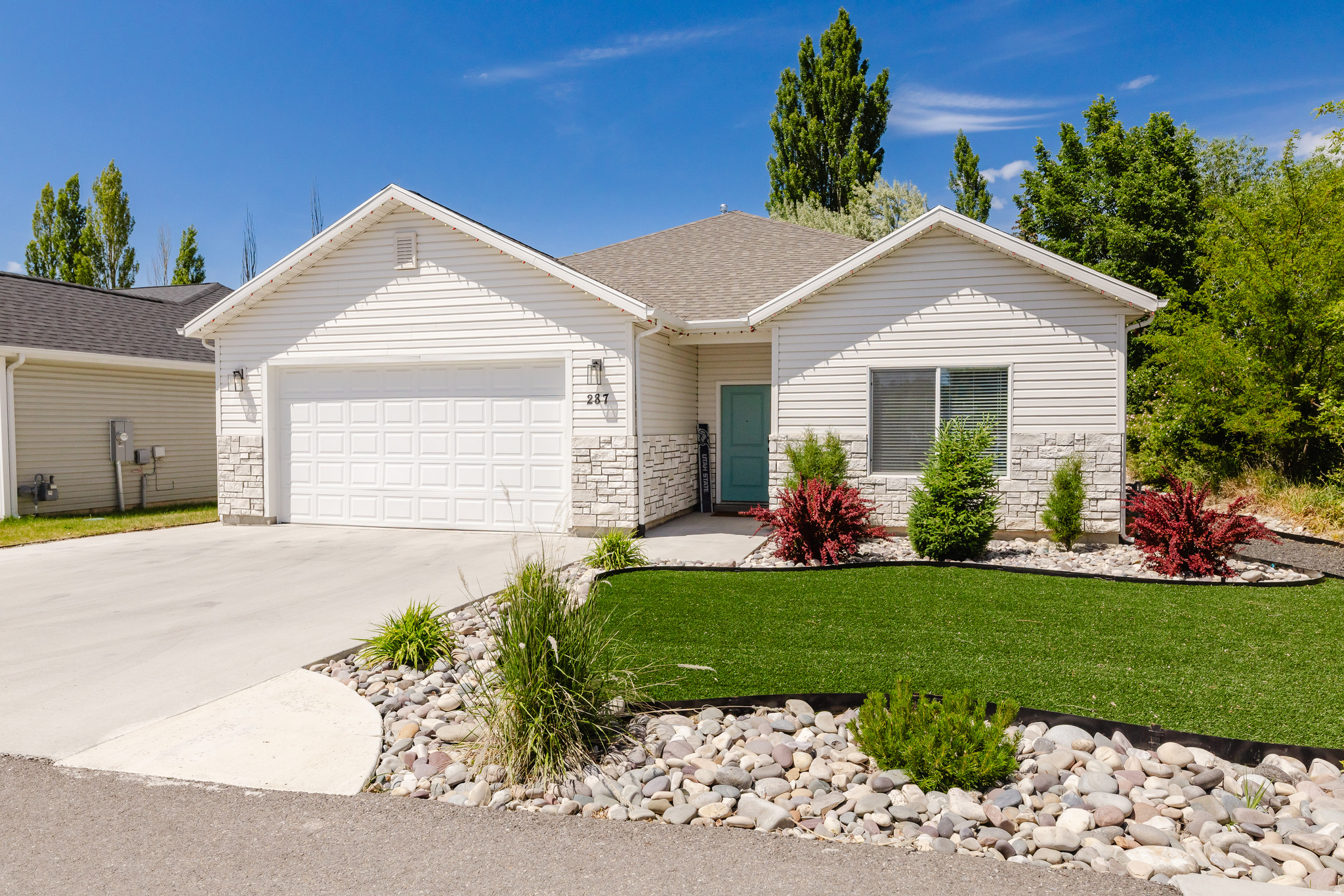 CB ROBBINS - Residential