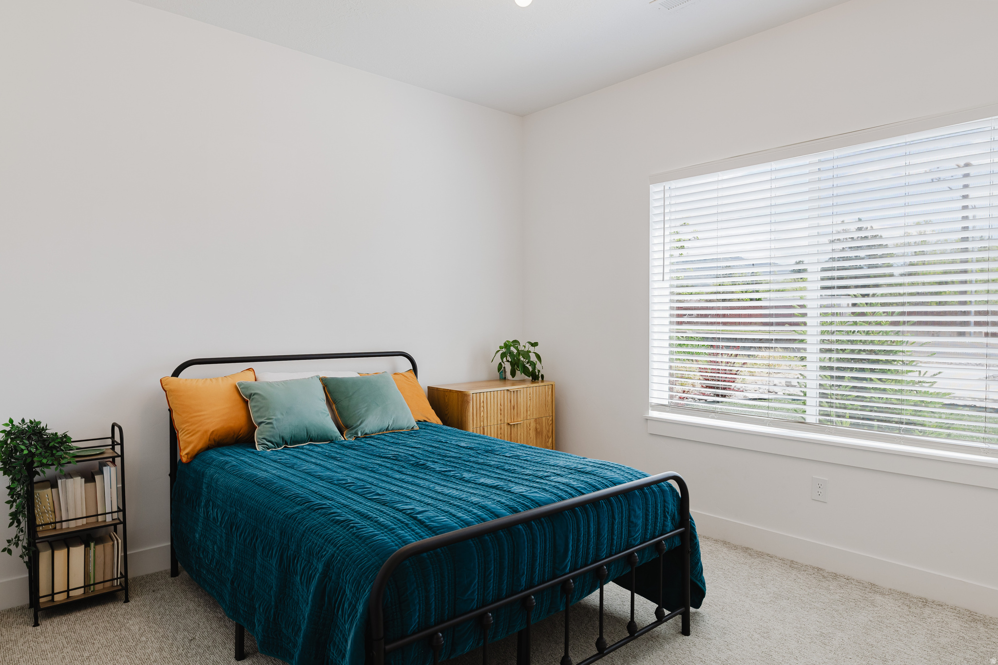 CB ROBBINS - Residential