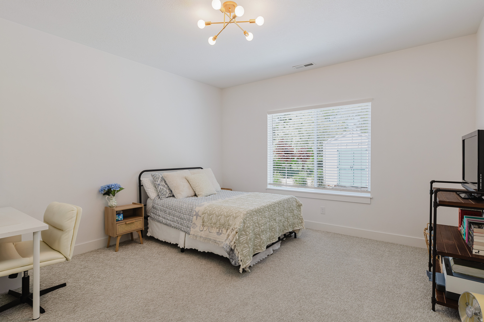 CB ROBBINS - Residential