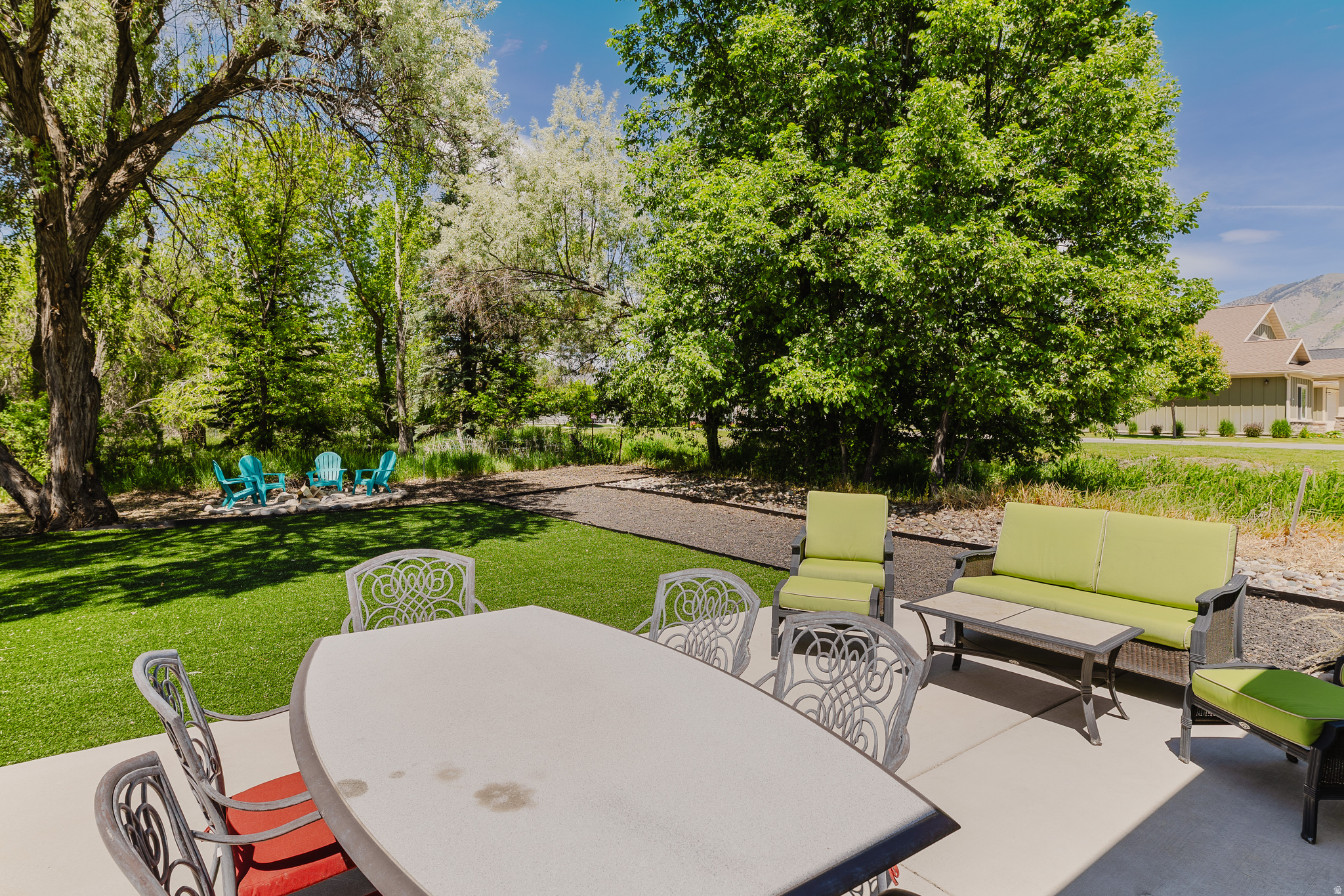 CB ROBBINS - Residential