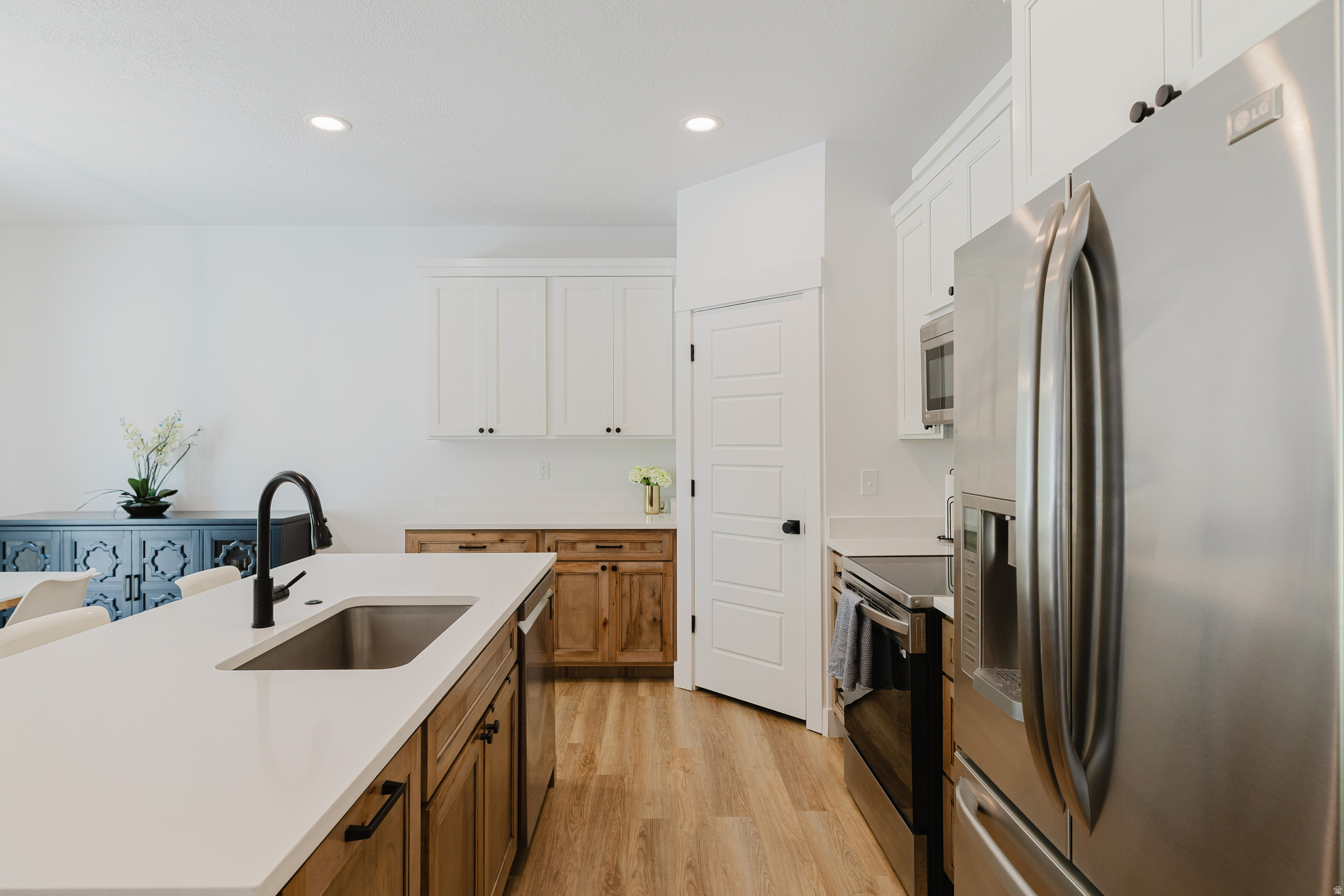CB ROBBINS - Residential