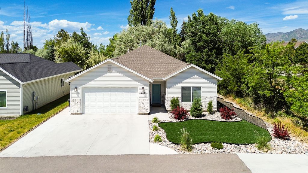Photo of 287 E 1000 N #6, Logan, UT 84321 (MLS # 2160426)