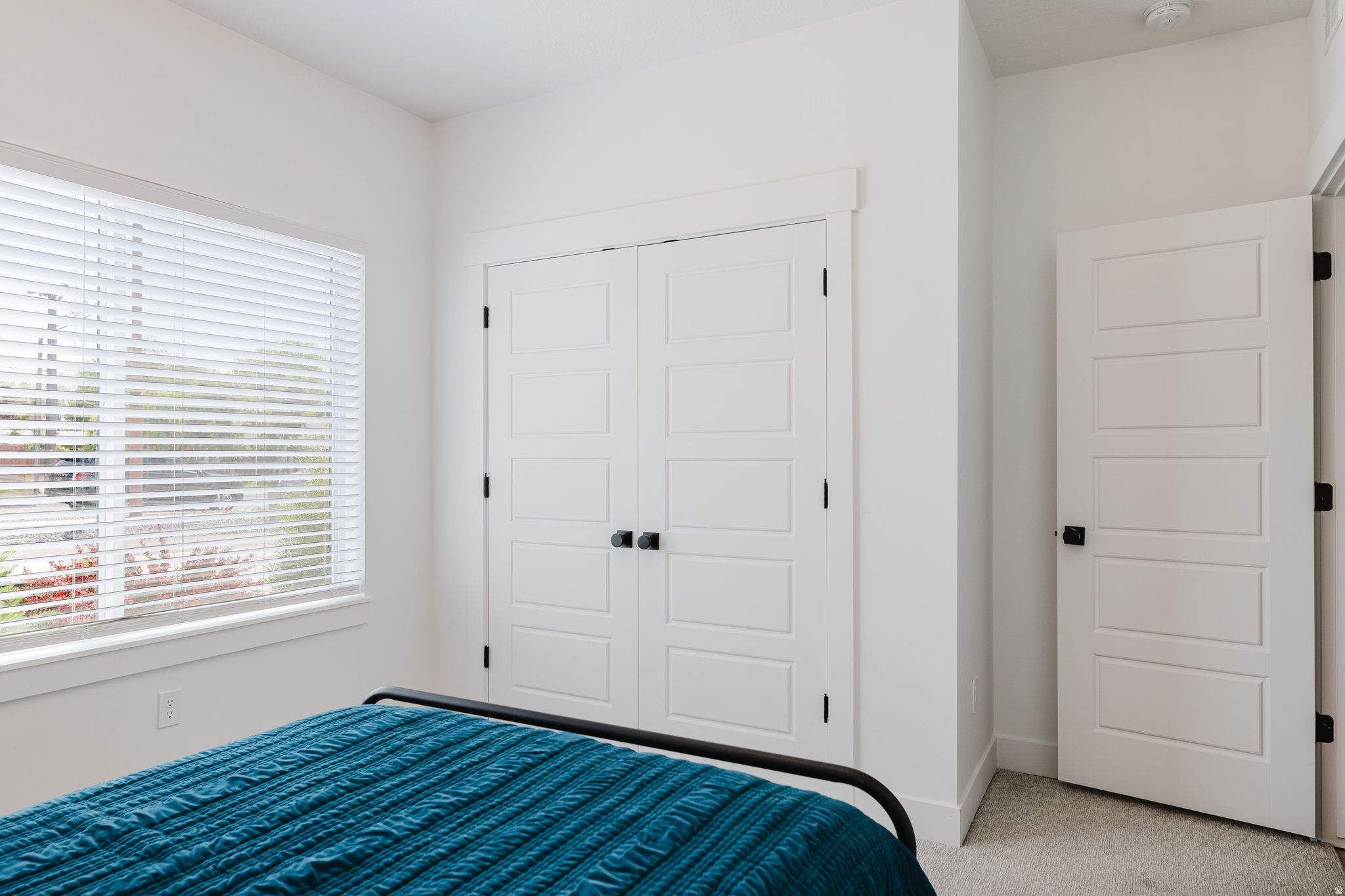 CB ROBBINS - Residential
