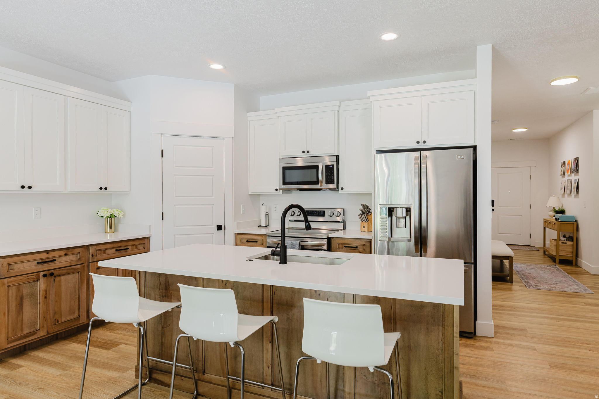 CB ROBBINS - Residential