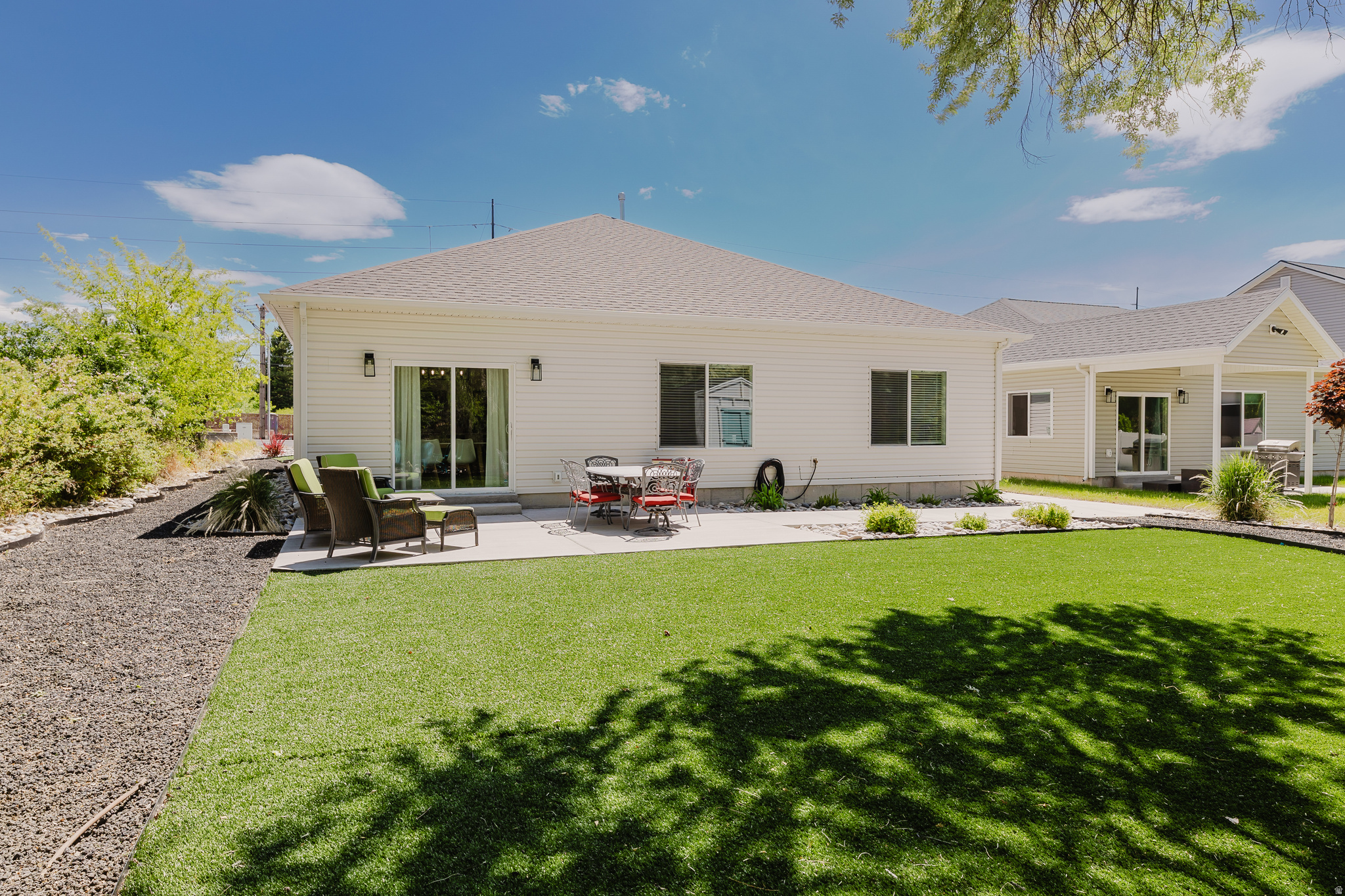 CB ROBBINS - Residential