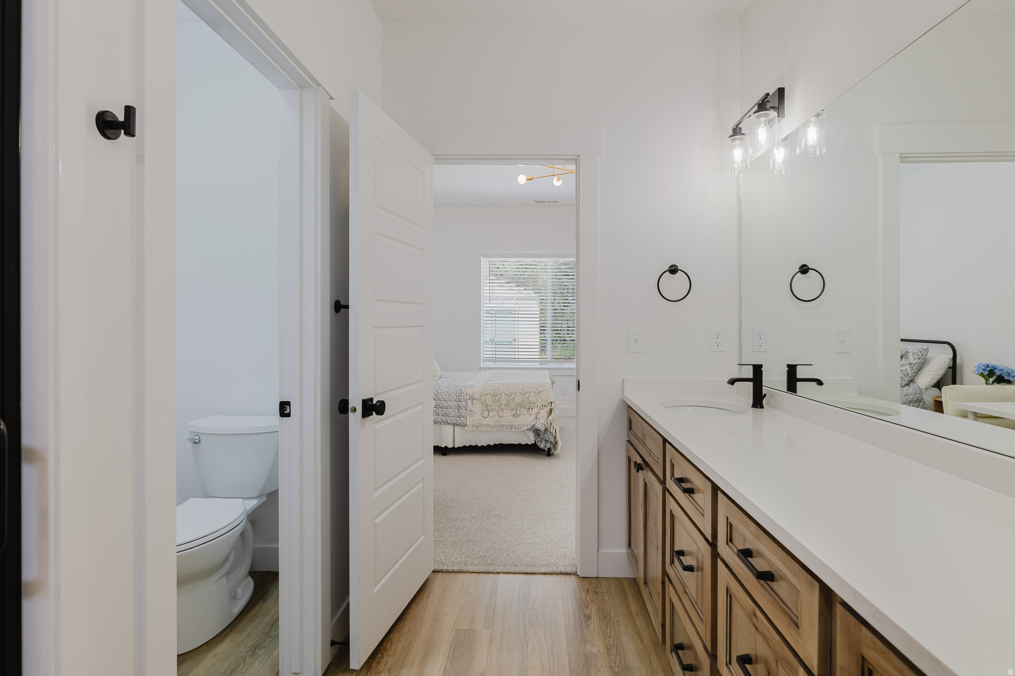 CB ROBBINS - Residential