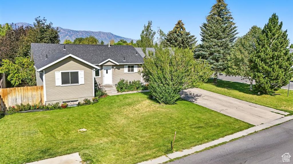 Photo of 44 WAPITI LOOP, Hyrum, UT 84319 (MLS # 2105264)