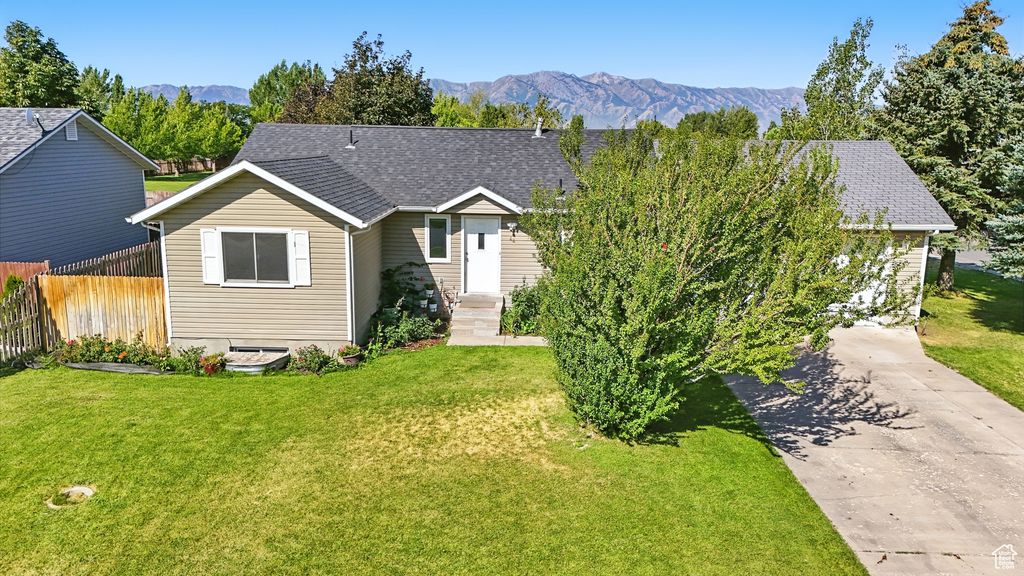 Photo of 44 WAPITI LOOP, Hyrum, UT 84319 (MLS # 2105264)