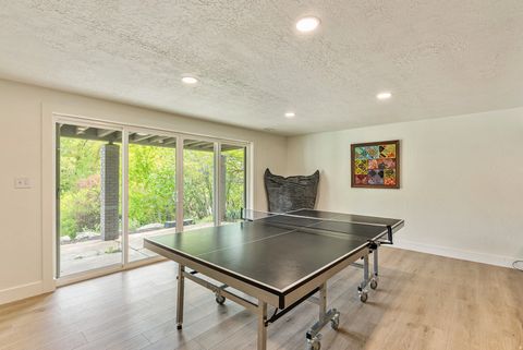 Tiny photo for 198 OAKWOOD DR, Layton, UT 84040 (MLS # 2154255)