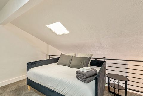 Tiny photo for 198 OAKWOOD DR, Layton, UT 84040 (MLS # 2154255)