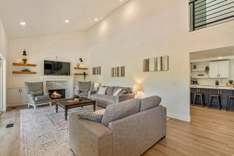 Tiny photo for 198 OAKWOOD DR, Layton, UT 84040 (MLS # 2154255)