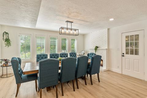 Tiny photo for 198 OAKWOOD DR, Layton, UT 84040 (MLS # 2154255)