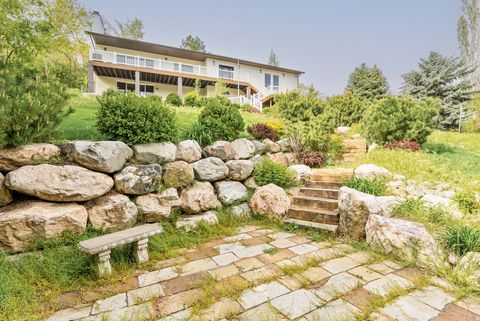 Tiny photo for 198 OAKWOOD DR, Layton, UT 84040 (MLS # 2154255)