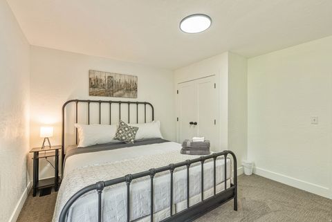 Tiny photo for 198 OAKWOOD DR, Layton, UT 84040 (MLS # 2154255)