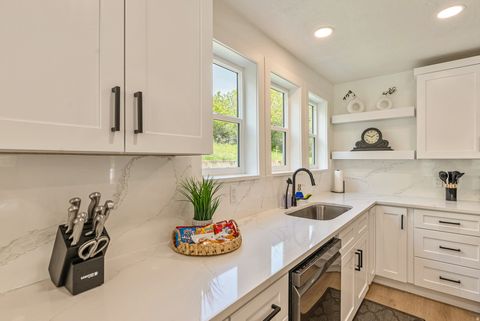 Tiny photo for 198 OAKWOOD DR, Layton, UT 84040 (MLS # 2154255)
