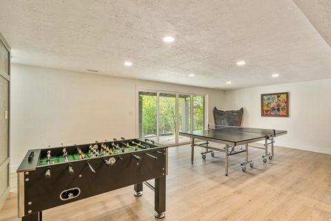 Tiny photo for 198 OAKWOOD DR, Layton, UT 84040 (MLS # 2154255)