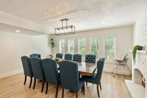 Tiny photo for 198 OAKWOOD DR, Layton, UT 84040 (MLS # 2154255)