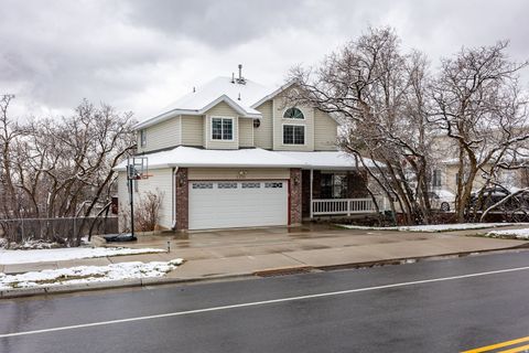 Tiny photo for 2231 N VALLEY VIEW DR, Layton, UT 84040 (MLS # 2141650)