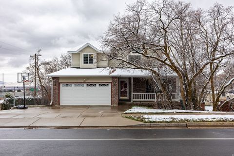 Tiny photo for 2231 N VALLEY VIEW DR, Layton, UT 84040 (MLS # 2141650)