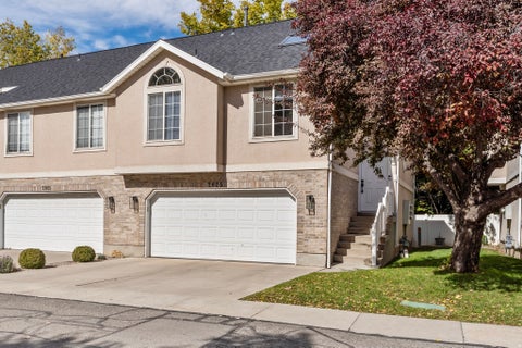 Photo of 2025 E COTTON WILLOW LN, Holladay, UT 84117 (MLS # 2179303)
