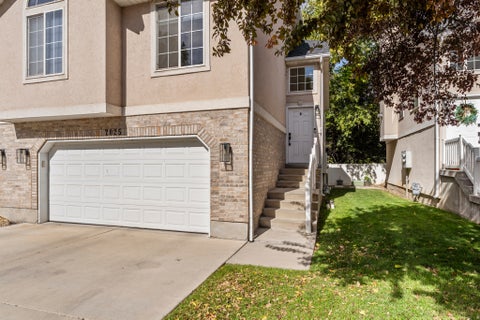 Tiny photo for 2025 E COTTON WILLOW LN, Holladay, UT 84117 (MLS # 2179303)