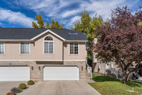 Photo of 2025 E COTTON WILLOW LN, Holladay, UT 84117 (MLS # 2179303)