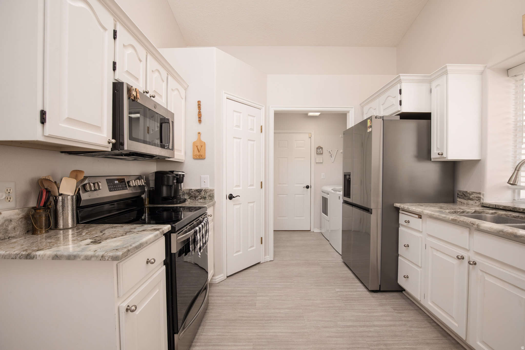 VIST DEL SOL TOWNHOMES - Residential