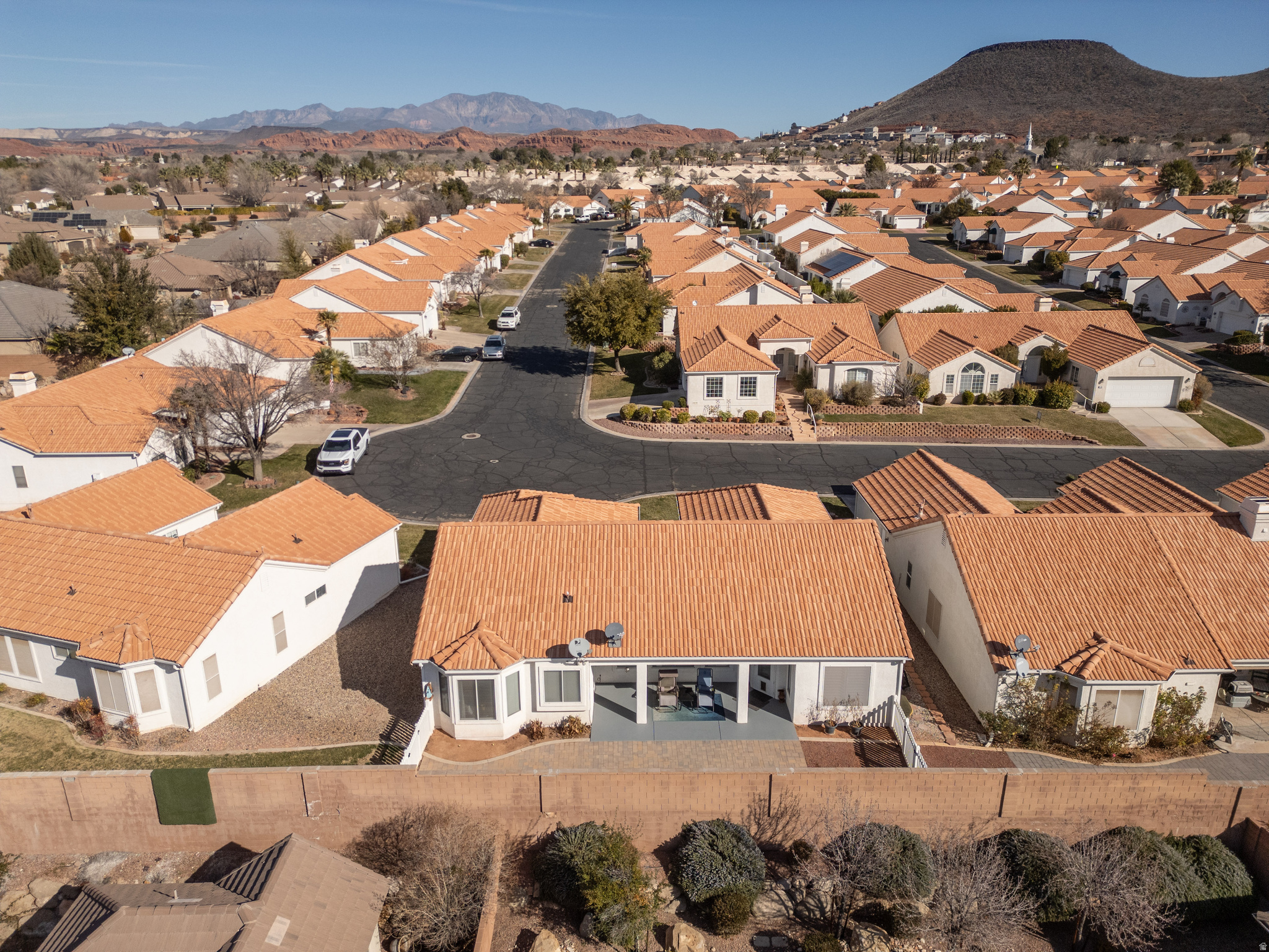 VIST DEL SOL TOWNHOMES - Residential