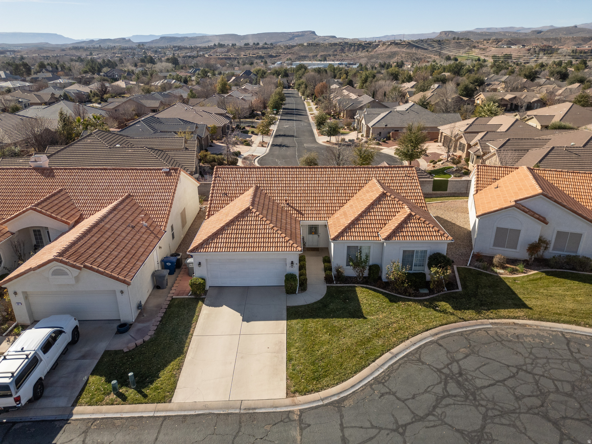 VIST DEL SOL TOWNHOMES - Residential