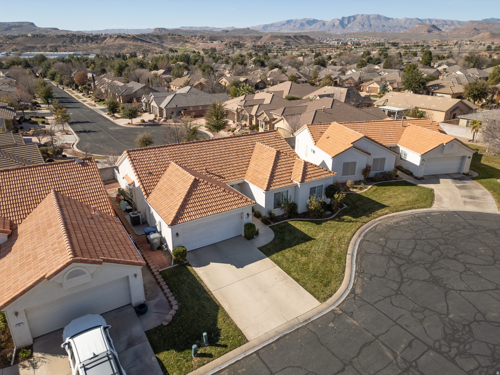 VIST DEL SOL TOWNHOMES - Residential