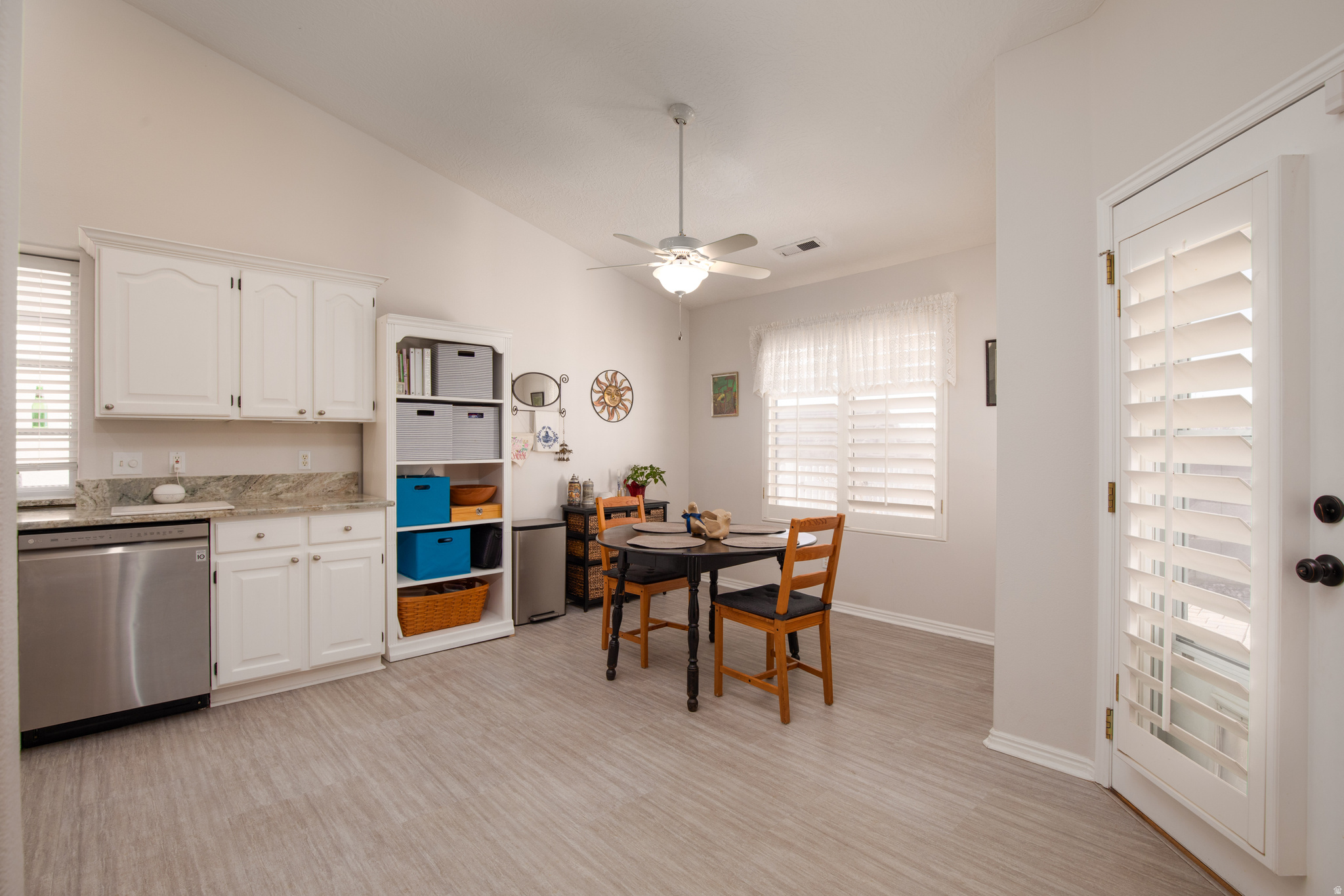 VIST DEL SOL TOWNHOMES - Residential