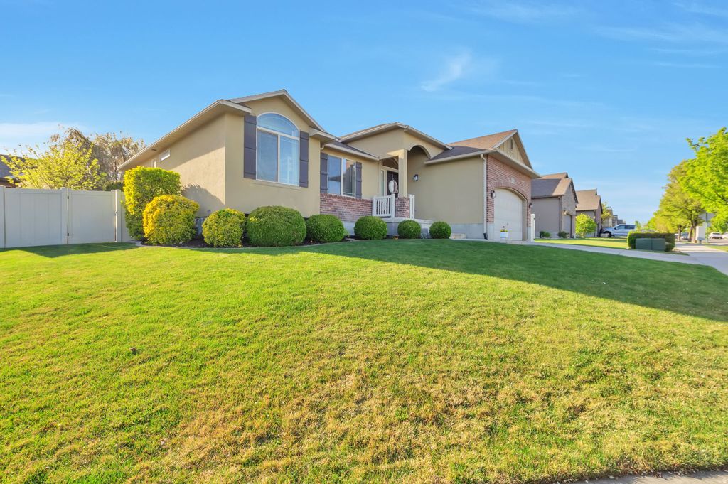 Photo of 12346 S BLACK CANYON RD W, Riverton, UT 84096 (MLS # 2149907)