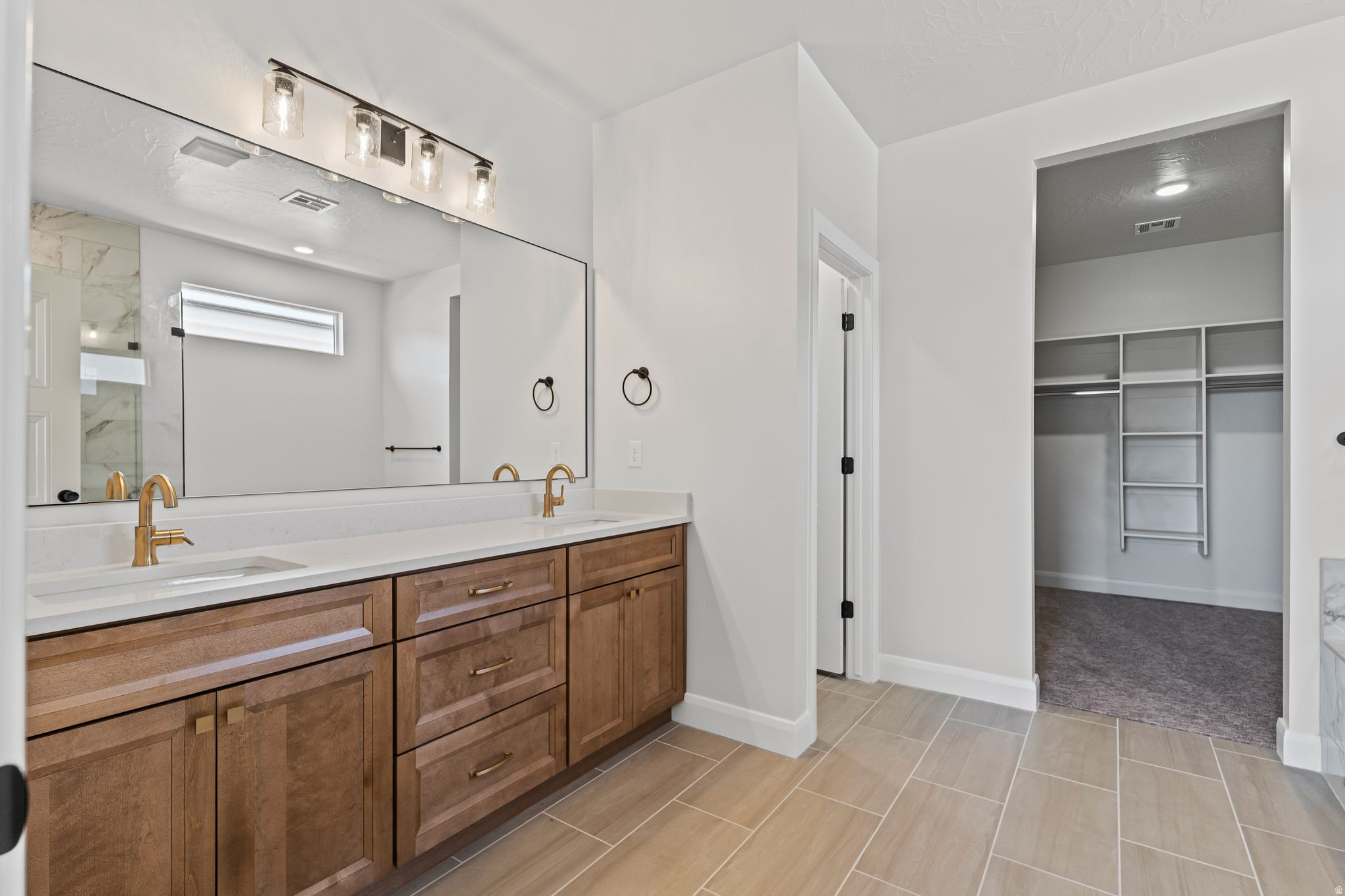 DESERT RIDGE ESTATES - Residential