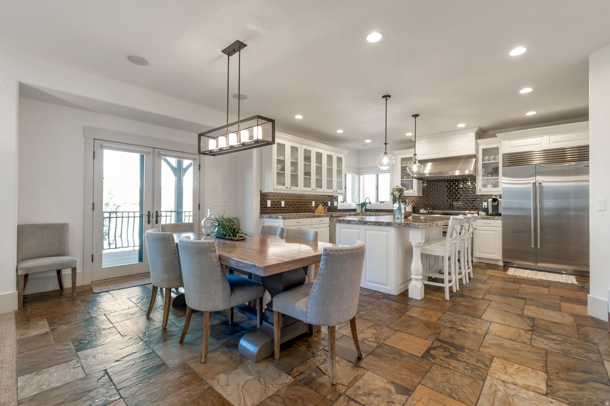 LAKE CRE - Residential