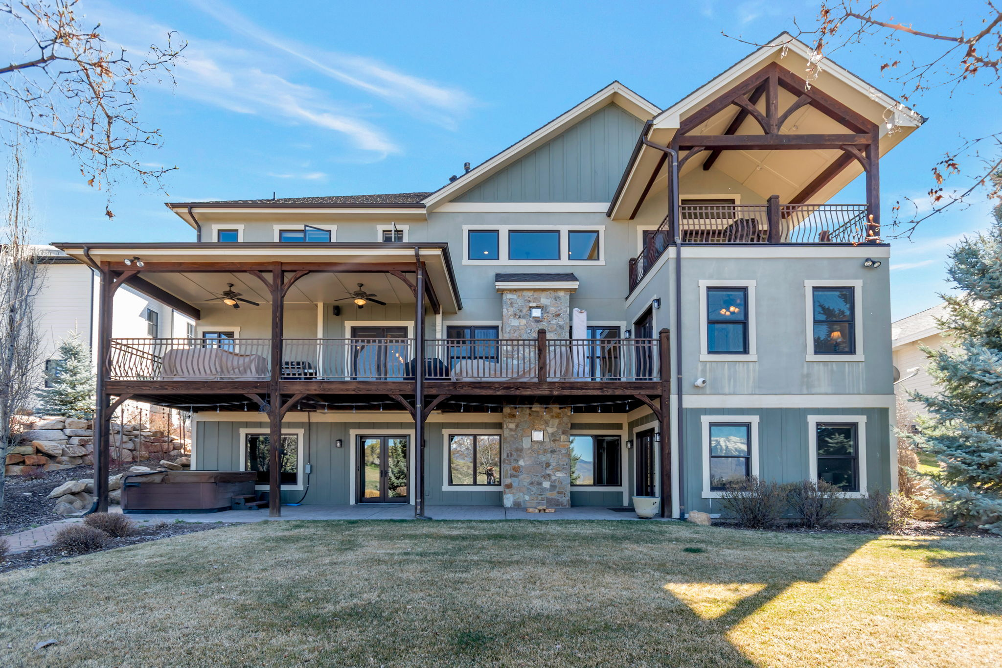 LAKE CRE - Residential