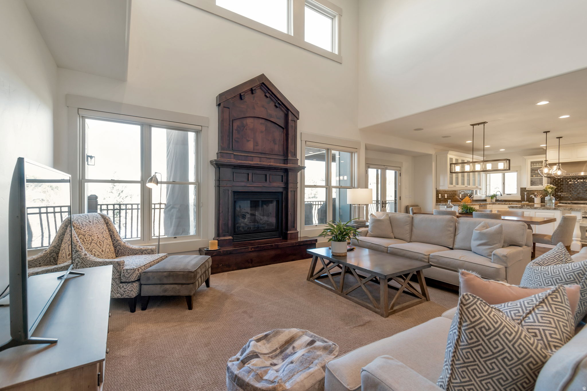 LAKE CRE - Residential