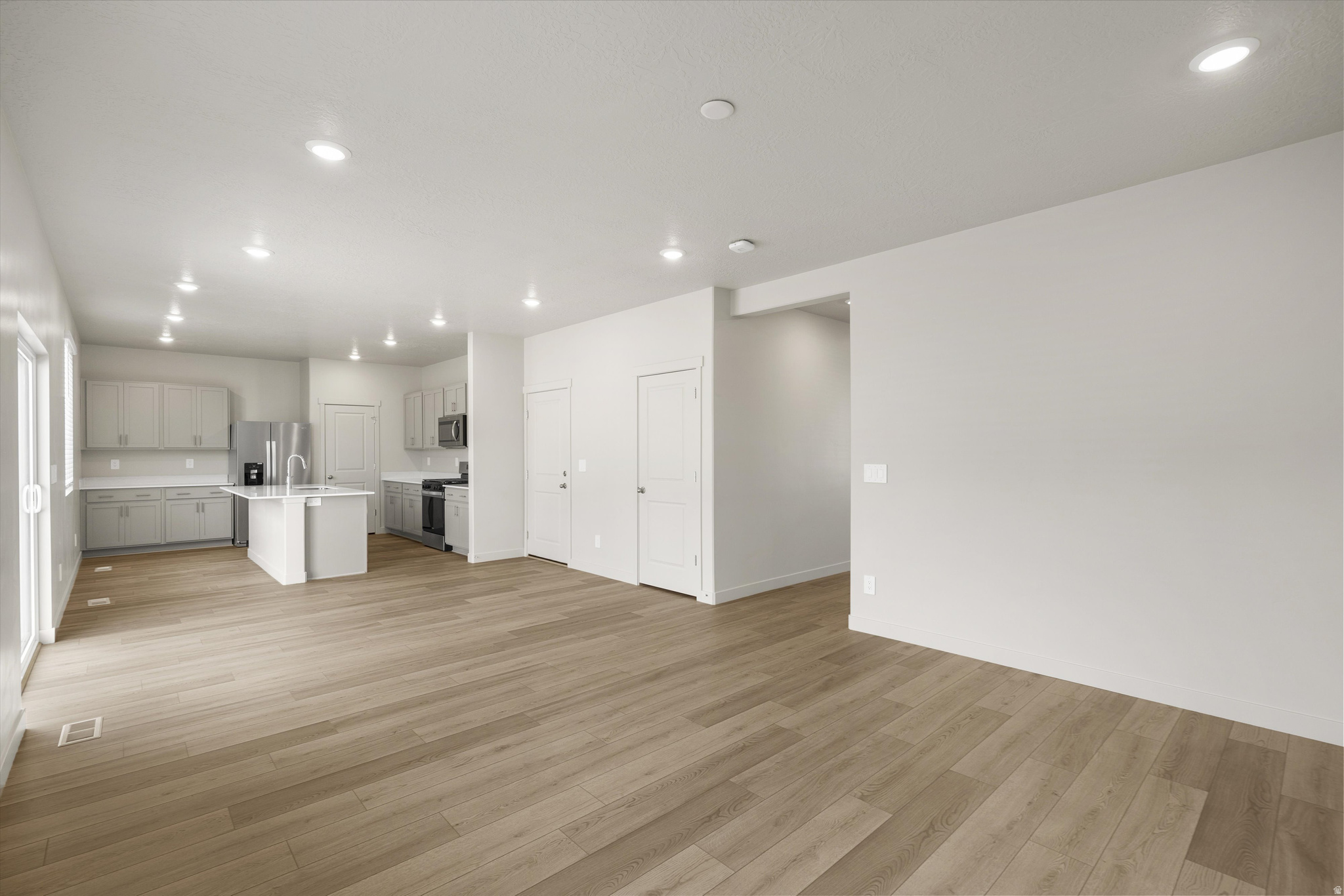 STRATTON ACRES - Residential